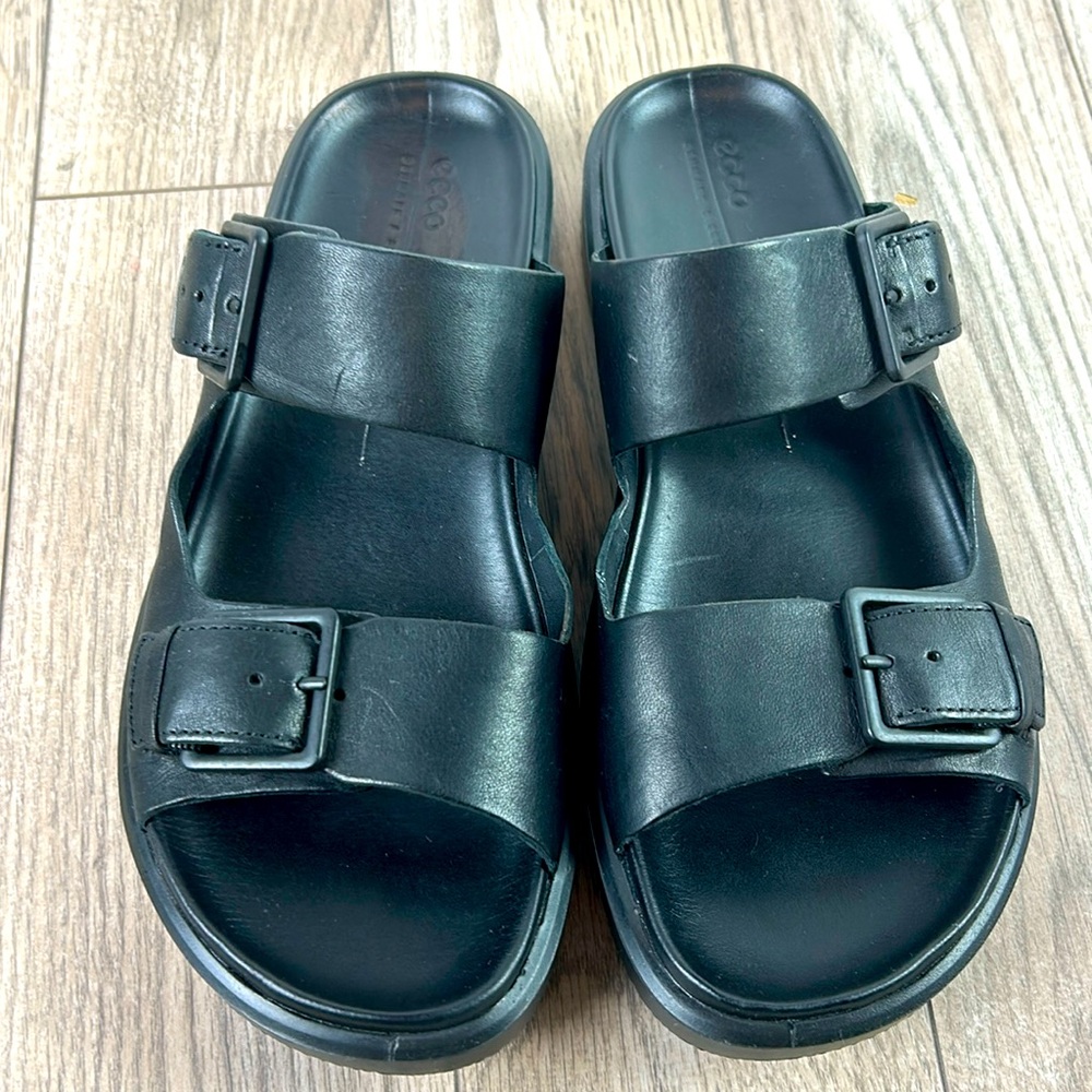 Perfect like new ECCO Men's Flowt Lux Slide Flat Sandal